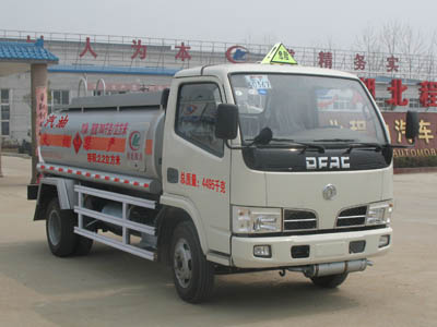 湖北程力 程力威 90马力 4×2 加油车(CLW5042GJY3)