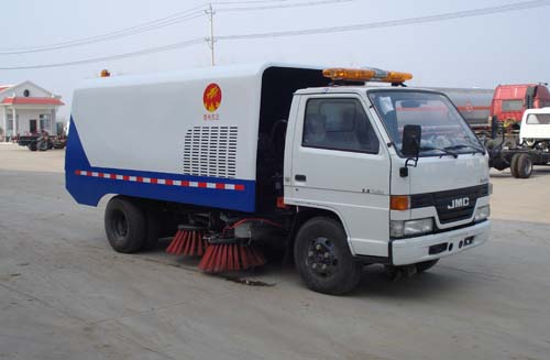 随州东正 炎帝 116马力 4×2 扫路车(SZD5060TSL)