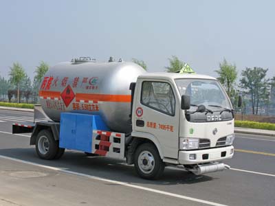 湖北程力 程力威 115马力 4×2 液化气体运输车(CLW5070GYQ)