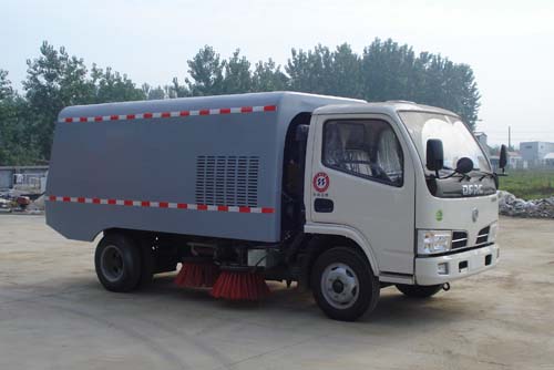 随州东正 炎帝 90马力 4×2 扫路车(SZD5060TSLE)