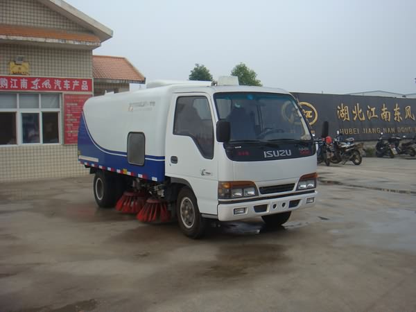 湖北江南  江特 95马力 4×2 扫路车(JDF5050TSLQ)