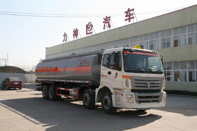 醒狮 260马力 8×4 运油车(SLS5313GYYB)