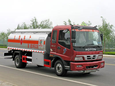 湖北程力 程力威 135马力 4×2 加油车(CLW5090GJYB3)