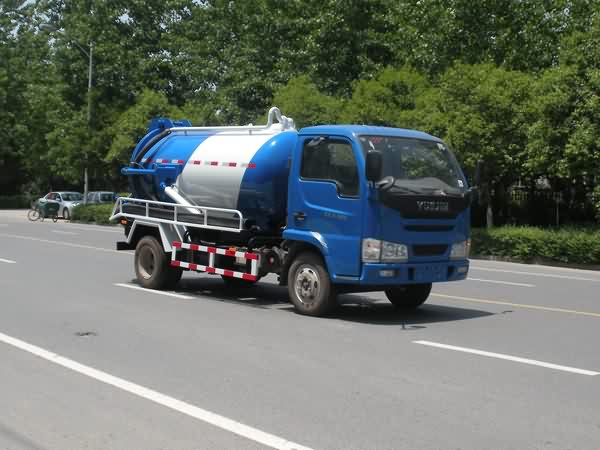 湖北江南 江特 110马力 4×2 吸污车(JDF5090GXWY)