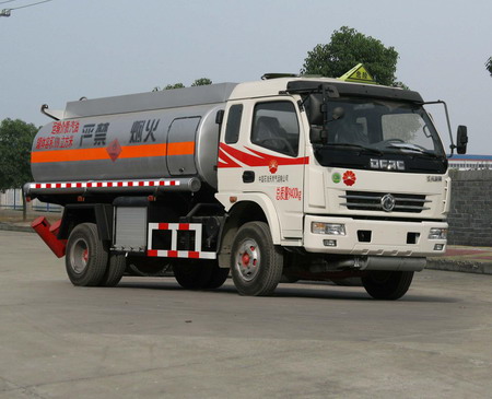 东风 多利卡 140马力 4×2 加油车(EQ5090GJY9ADCAC)