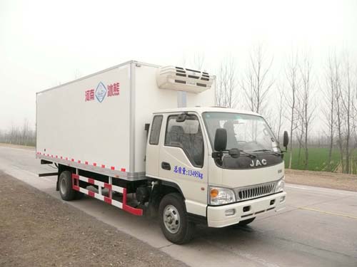 河南冰熊 140马力 4×2 冷藏车(BXL5132XLC)