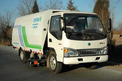 北京天路 120马力 4×2 吸尘车(BTL5065TSL)