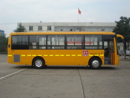 东风 莲花 160马力 24-80人 小学生校车(DFA6920HX4E)