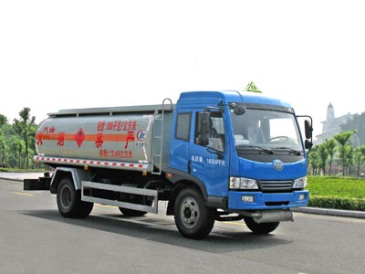 湖北程力 程力威 130马力 4×2 运油车(CLW5165GYYC3)