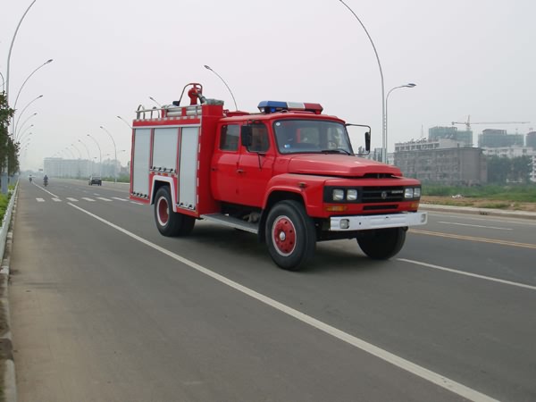 湖北江南 江特 135马力 4×2 水罐消防车(JDF5090GXFSG33E)