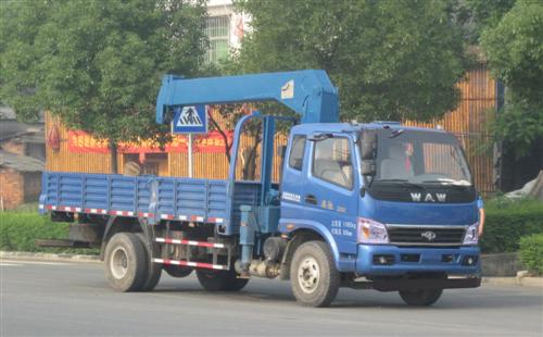 飞碟汽车 奥驰A3 143马力 4×2 随车起重运输车(FD5121JSQP8K4)