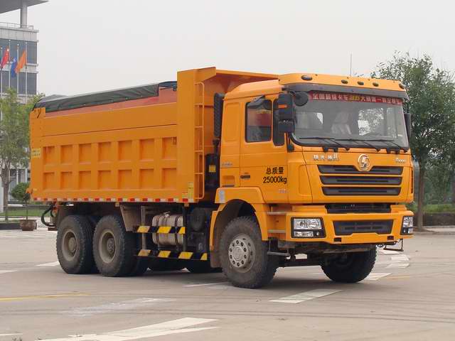 中联重科 中联 300马力 6×4 除雪车(ZLJ5250TCXSXE3)