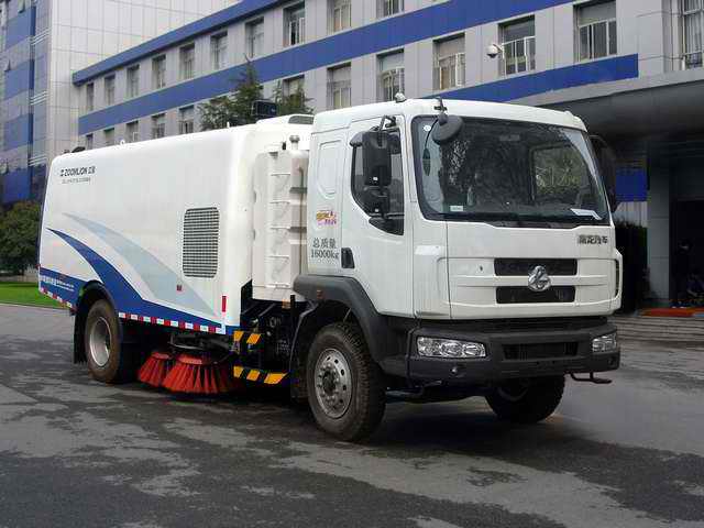 中联重科 中联 210马力 4×2 扫路车(ZLJ5163TSLLE4)