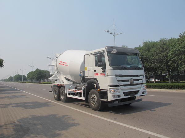 山东东岳 圣岳 340马力 6×4 混凝土搅拌运输车(SDZ5257GJB38)