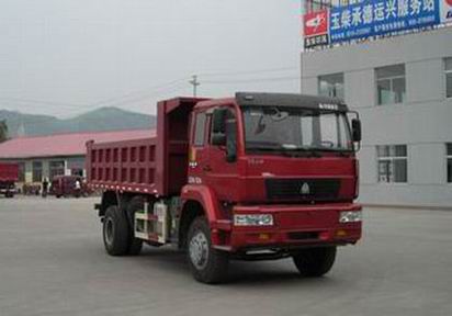 中国重汽 黄河少帅中卡 240马力 4×2 自卸车(ZZ3164K3815C1)