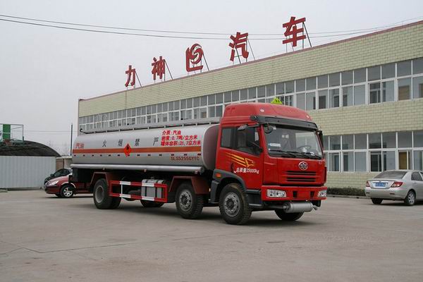 醒狮 240马力 6×2 运油车(SLS5255GYYC)