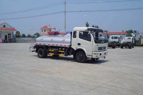 随州东正 炎帝 140马力 4×2 洒水车(SZD5071GSSE)