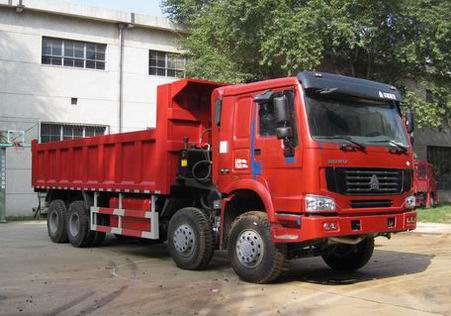 中国重汽 HOWO重卡 340马力 8×4 CNG自卸车(ZZ3317N4667C1C)