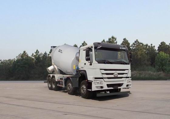 中国重汽 HOWO 380马力 8×4 混凝土搅拌车(ZZ5317GJBN3667D1)