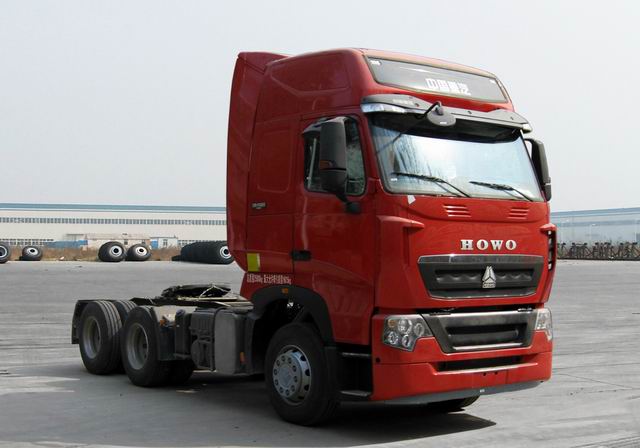 中国重汽 HOWO-T7H重卡 440马力 6×4 牵引车(ZZ4257N324HD1B)