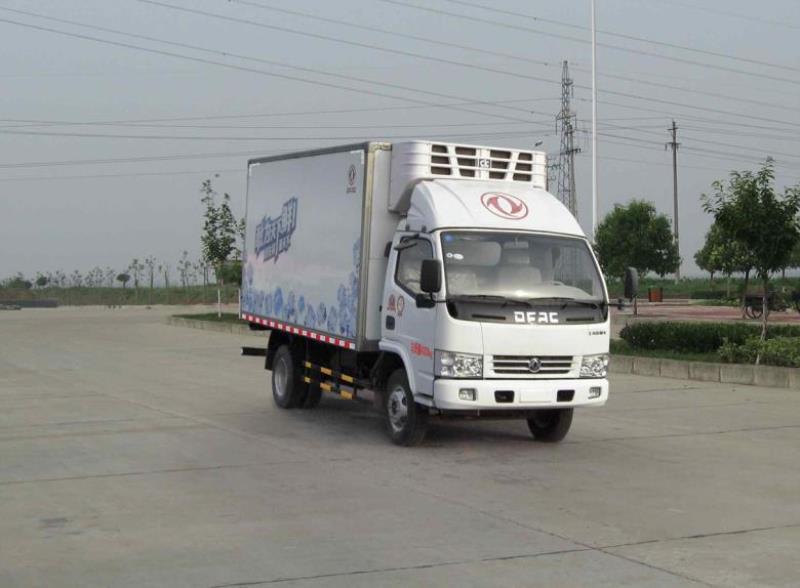 东风股份 多利卡 115马力 4×2 冷藏车(DFA5040XLC20D5AC)