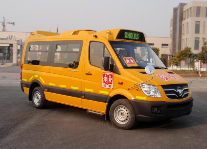 福田汽车 欧辉客车 129马力 10-19人 小学生校车(BJ6590S2CDA)