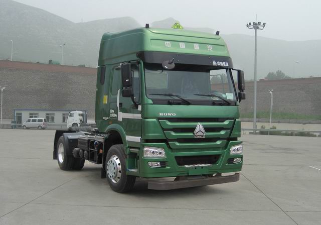 中国重汽 HOWO 重卡 340马力 4×2 牵引车 ZZ4187N3617D1W