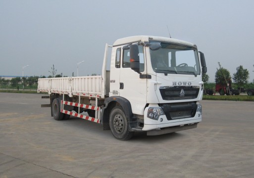 中国重汽 HOWO-T5G 中卡 240马力 4×2 栏板式 排半 载货车(ZZ1167K501GE1)